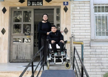 Yenimahalle Belediyesi'nden Emir'e engelli rampası