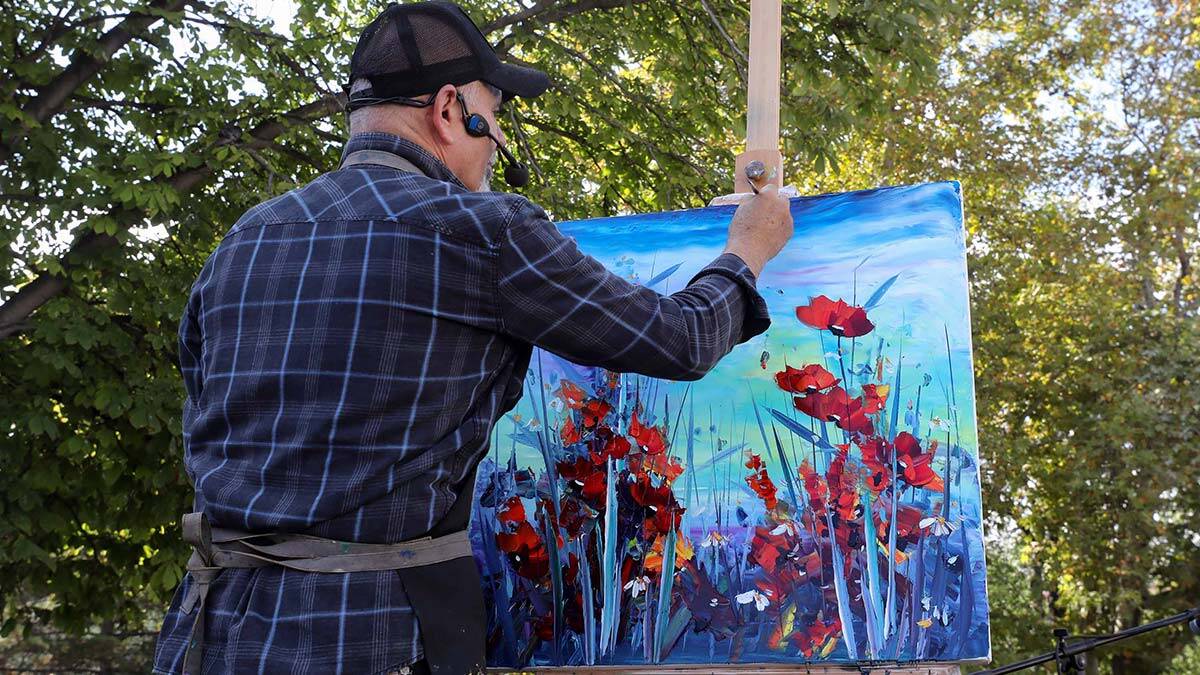 Yenimahalle’de renkli hafta sonu. Yenimahalle Çiçek Festivaline yoğun ilgi. Festival ilçe sakinlerine renkli ve keyifli bir hafta sonu yaşattı.