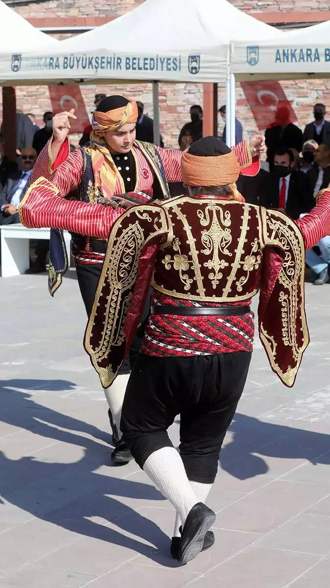 Ankara kulübü derneği yenimahalle şubesi açıldı. Açılış kurdelesini yenimahalle belediye başkanı fethi yaşar kesti.