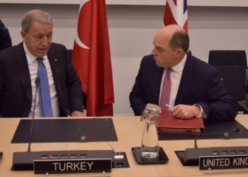 İngiltere: Birleşik Krallık NATO müttefiklerine bağlı