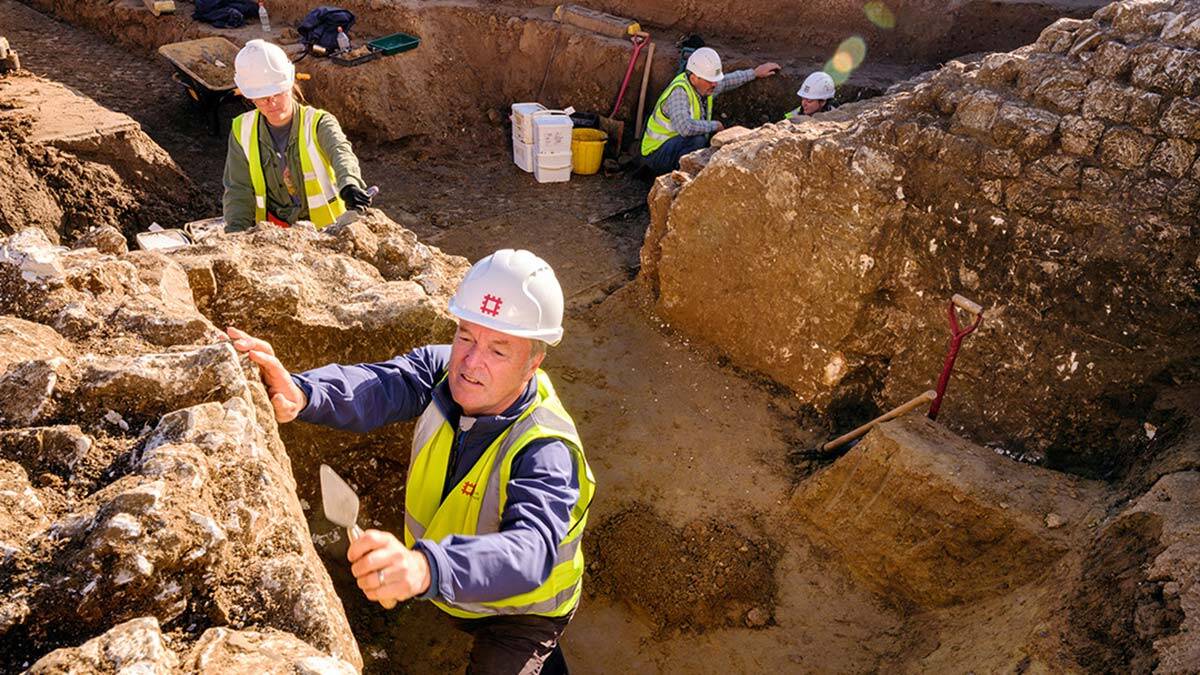 İngiltere'deki kazıda hücre ortaya çıktı