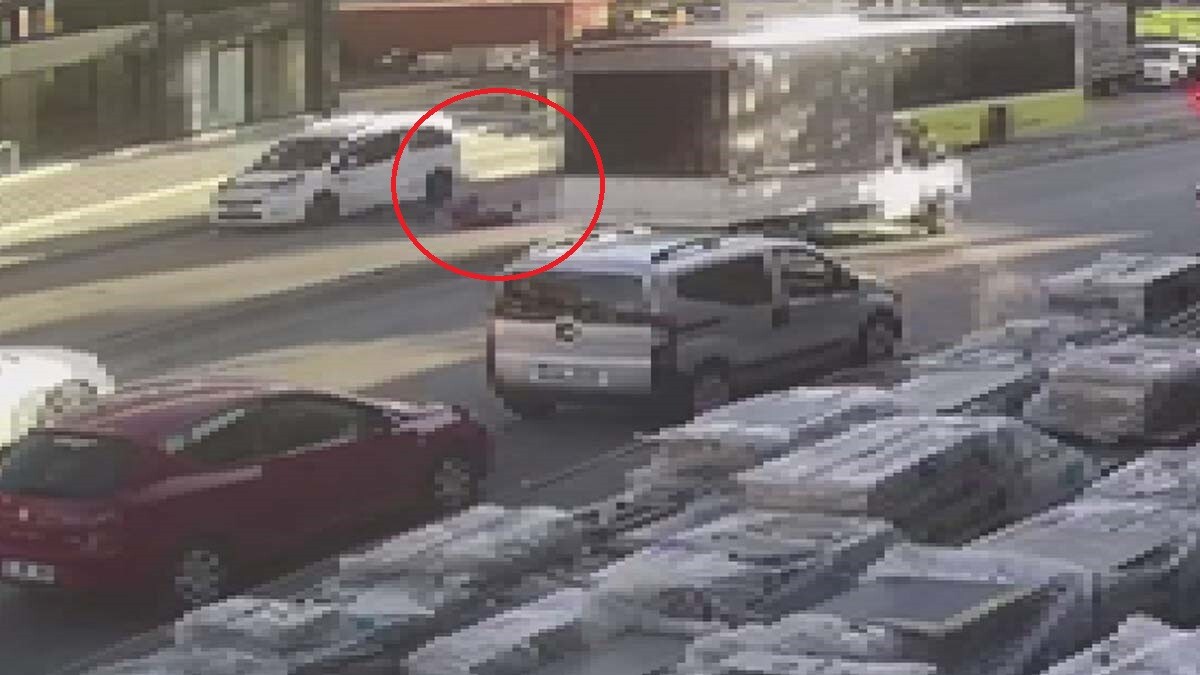 İlknur Akkaya, kapıya çarparak yola savruldu