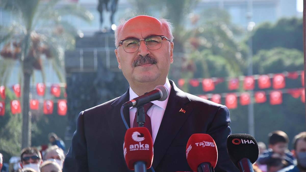 "Şeyh Edebali'nin 'İnsanı yaşat ki devlet yaşasın' nasihatında belirttiği gibi insanı merkeze alan yönetim anlayışı Cumhuriyettir "