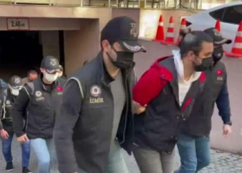 İzmir'de FETÖ'den bir yılda 1481 şüpheli tutuklandıİzmir'de FETÖ'den bir yılda 1481 şüpheli tutuklandı