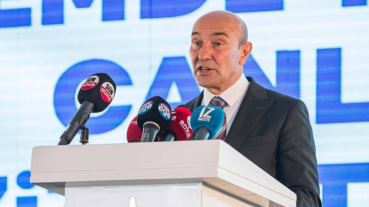 "30 Ekim depremi, İzmir'in hafızasına acı bir iz kazıdı. "