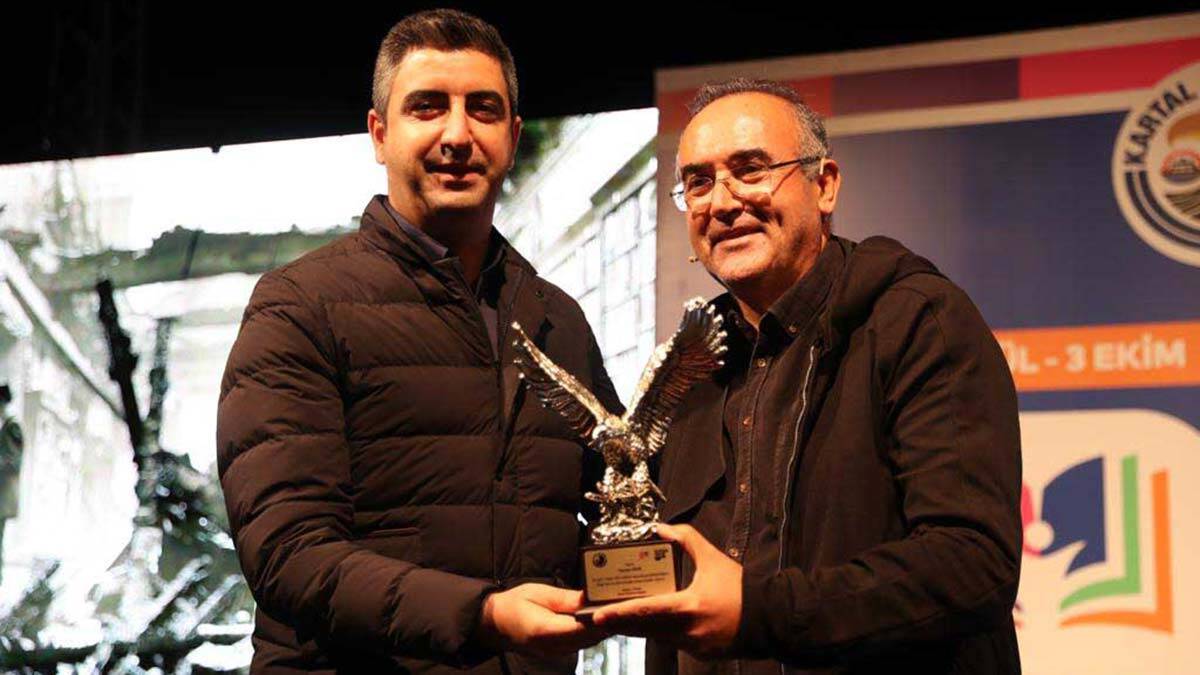 Kartal Kitap Fuarı'nda final!  Kartal Kitap Fuarı sanat, edebiyat ve medya dünyasından birbirinden değerli isimleri ağırladı. 
