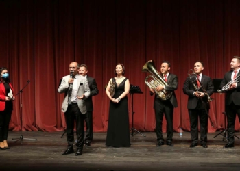 Golden Horn Brass klasik caz ile türküleri birleştirdi