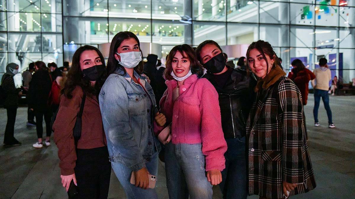 Ankara Büyükşehir Belediyesi yurtta kalan öğrencileri Haluk Levent ve Aleksandrov Rus Kızılordu Korosu’nun konserine götürerek misafir etti.