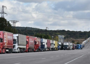 Kaçak göçmen denetimi, TIR kuyrukları oluştu