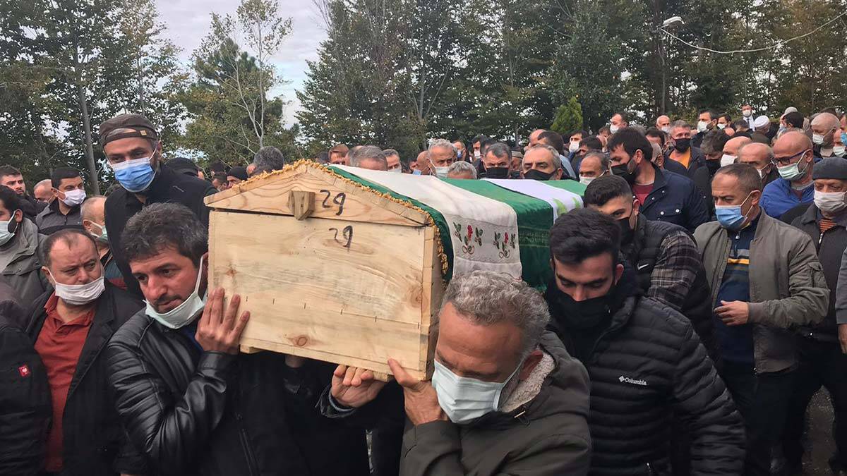 Kaçak maden ocağında ölen madenci toprağa verildi