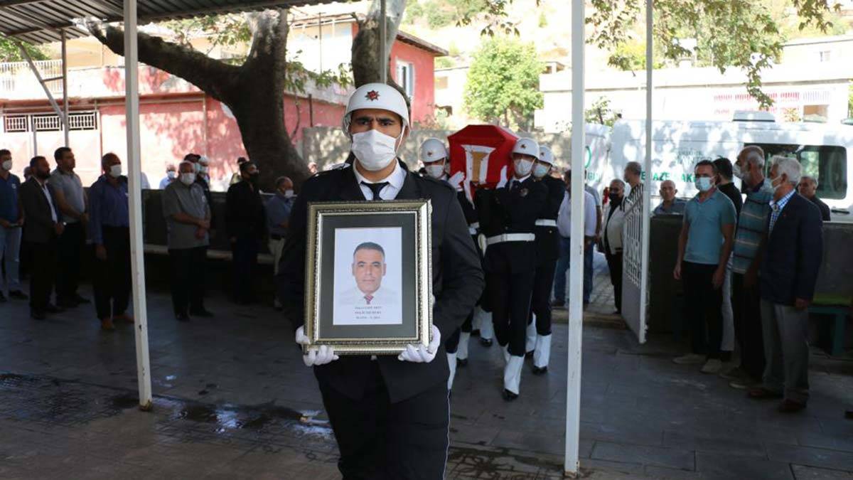 Kanserden ölen polis memuru son yolcuğuna uğurlandı