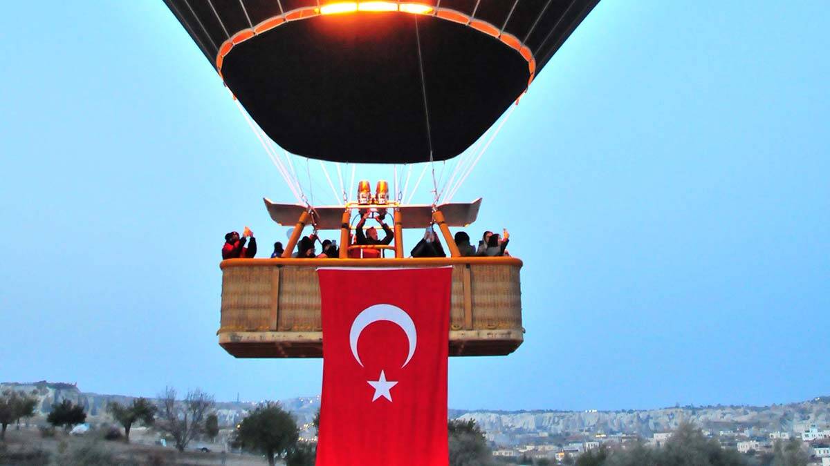 "Atatürk'ün bize armağan ettiği bir gün "