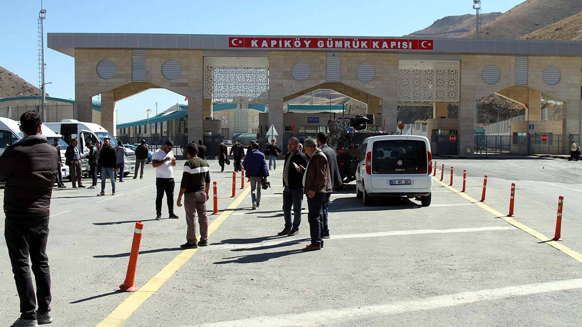 Kapıköy ve Esendere Gümrük Kapısı'nda geçişler başladı