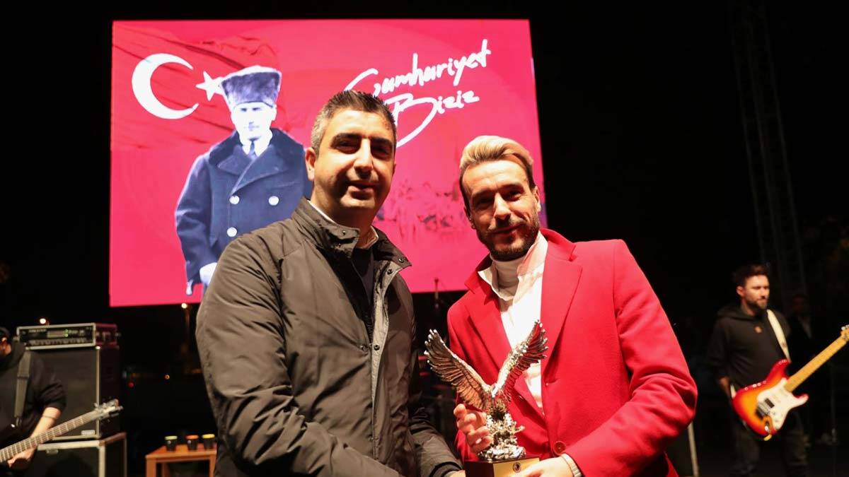 Kartal'da Cumhuriyet Bayramı'nda Cem Adrian konseri