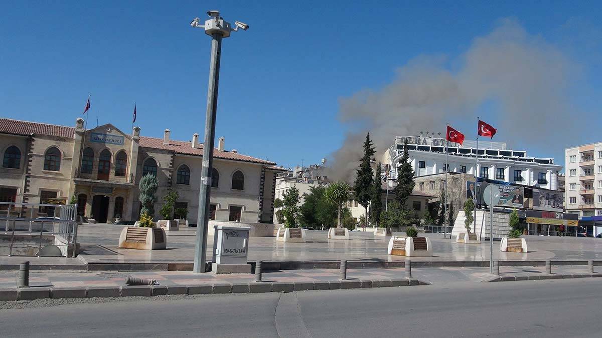 Kilis'te atık kağıt deposu yangın çıktı