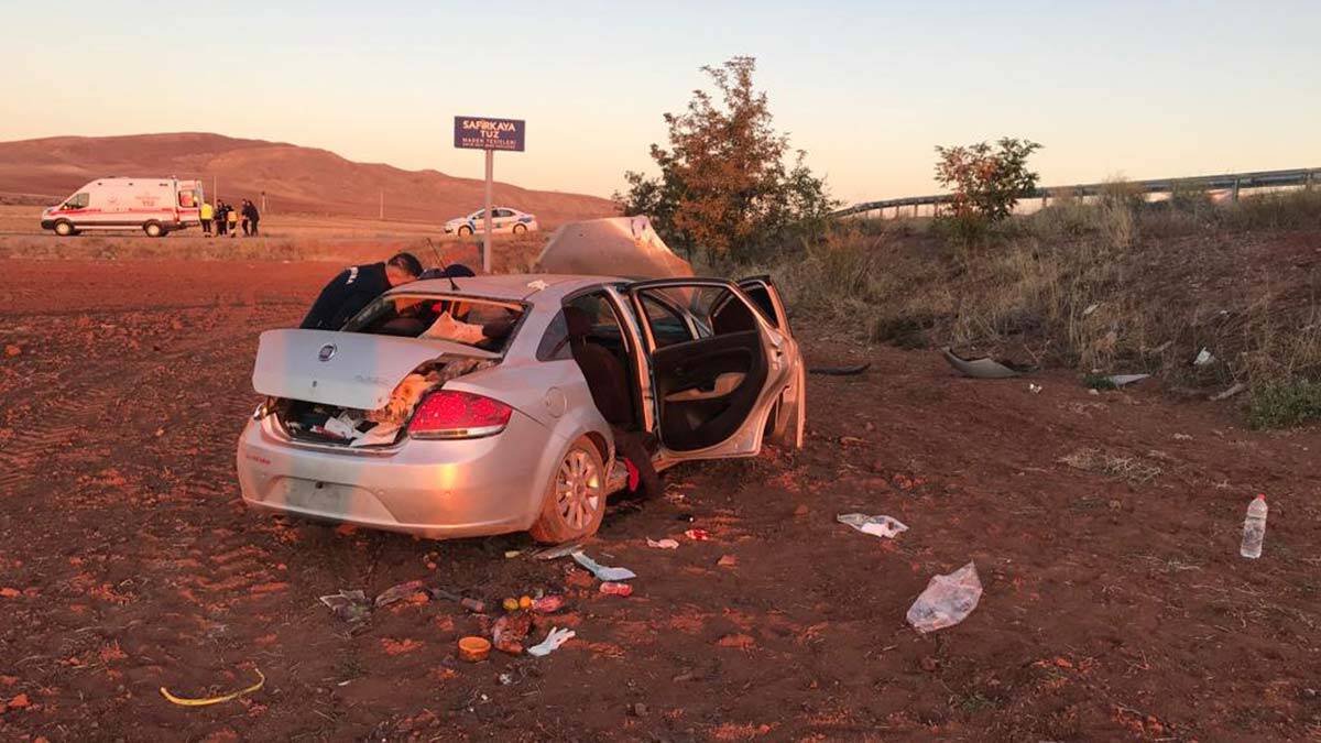 Kırıkkale'de araç otomobile devrildi: 2 kişi öldü