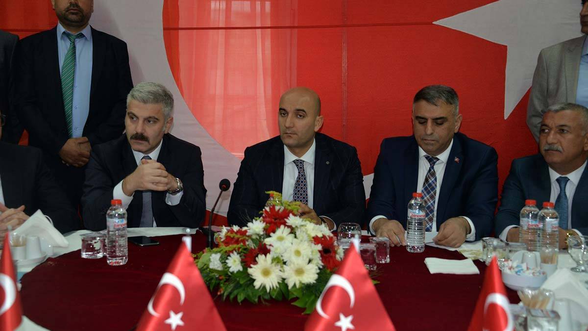 " Vatandaşlarımızı dinlemek amacıyla bu programları tertip ediyoruz "