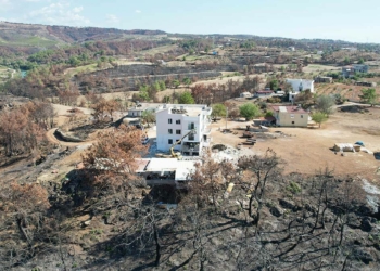 Manavgat'ta az hasarlı evler bağışlarla yapılıyor