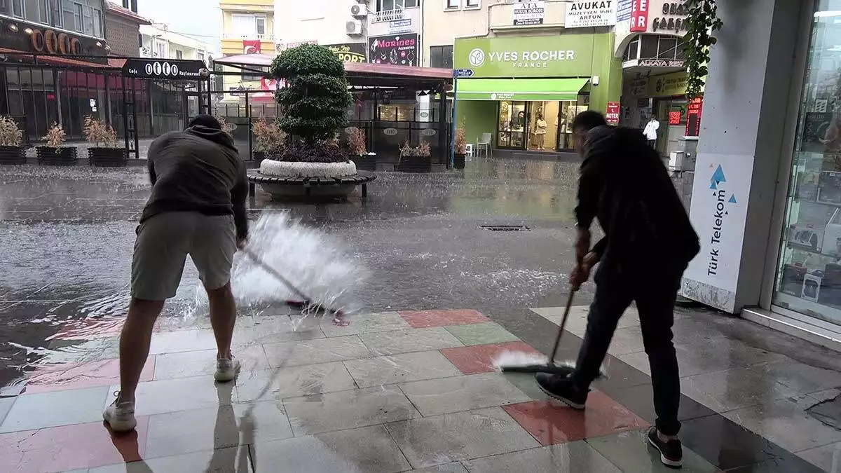 " her yağmurda böyle su taşkınları yaşanıyor "