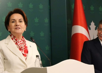 Meral Akşener, Davutoğlu'nu ziyaret etti