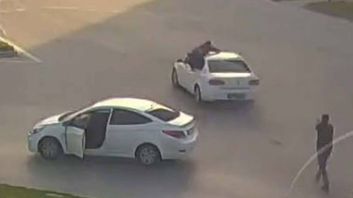 Kimlik kontrolü sırasında polis memuru Cumhur A., uygulama noktasından polis memuru Yasin Noyan'a çarparak kaçtı