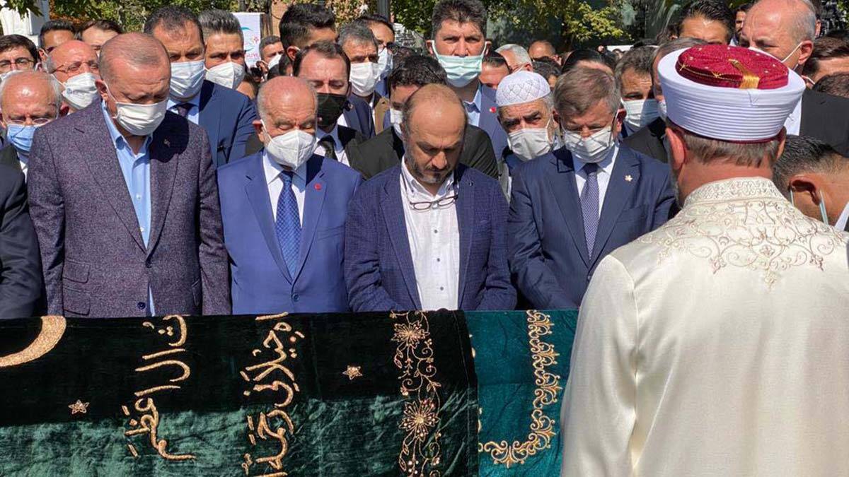 Oğuzhan Asiltürk son yolculuğuna uğurlandı