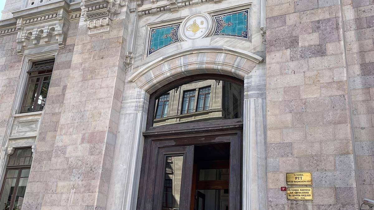 PTT'nin 181. yılında; sökülen tuğralar yeniden takıldı