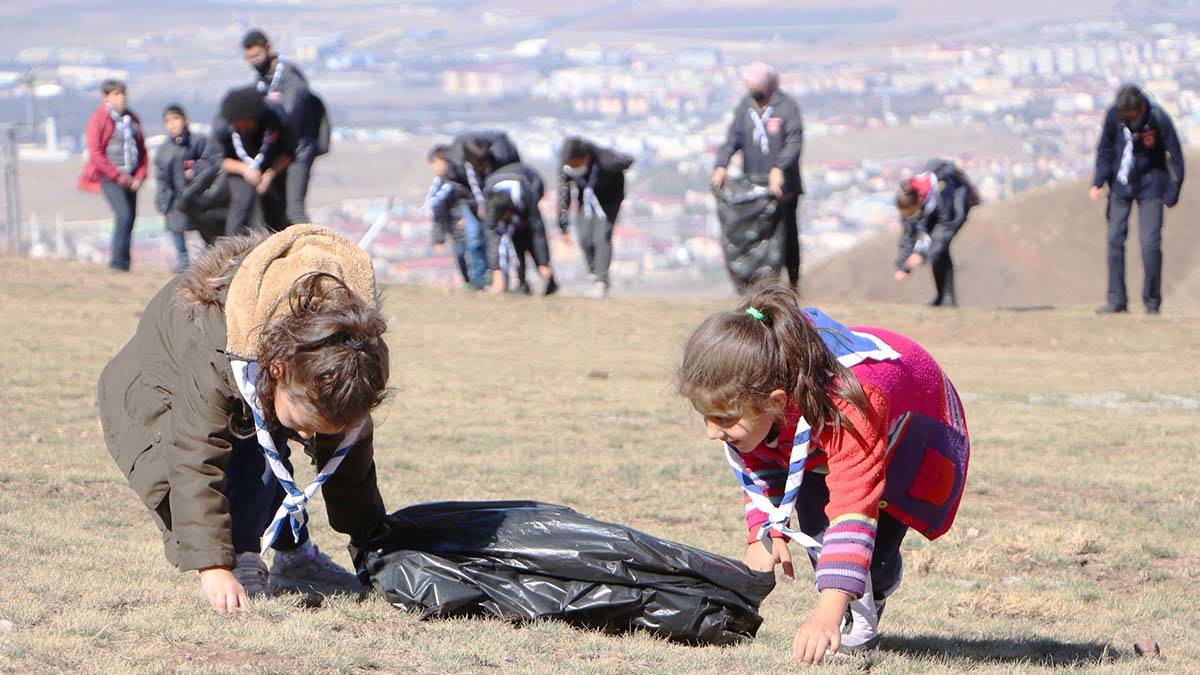Palandöken Kayak Merkezi'nde temizlik seferberliği