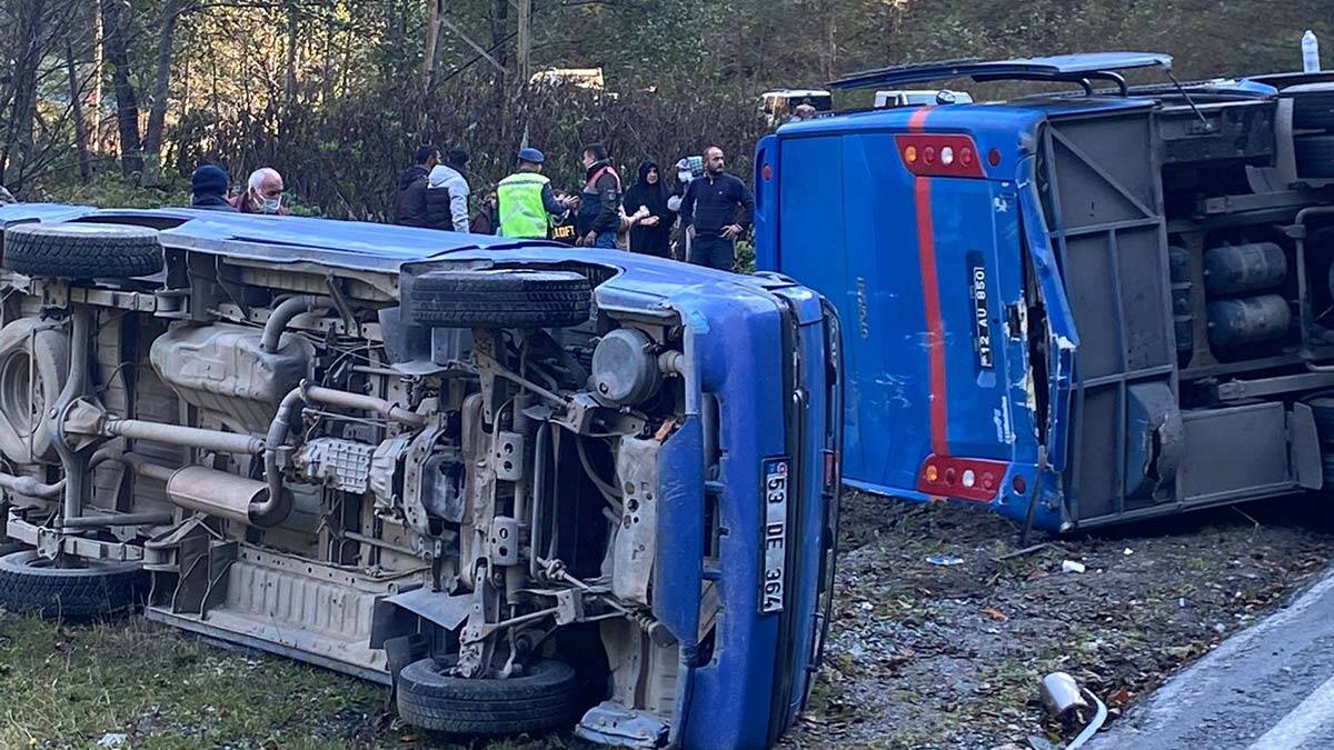 Rize'de cezaevi aracı devrildi: 11 yaralı