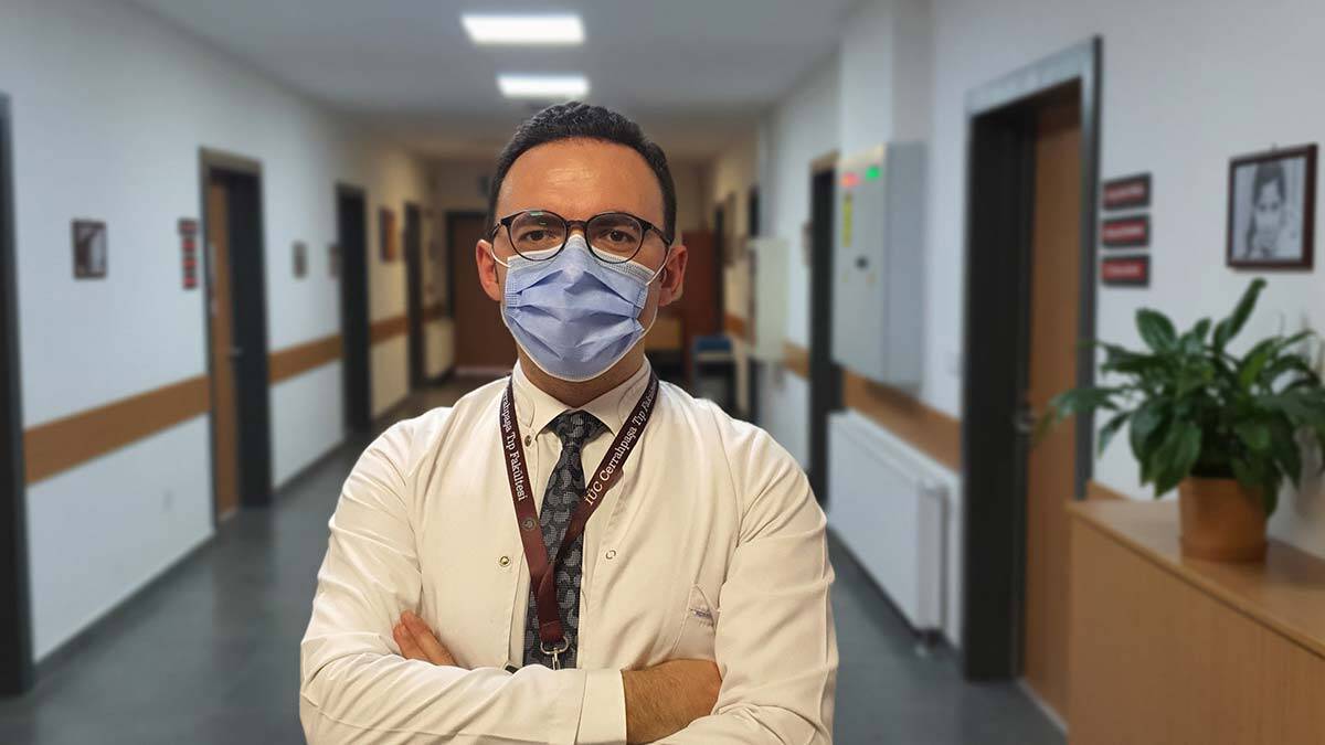 "Bu hastalar takip edilmezse, tedavi olmazsa ya da ameliyat edilmezse, körlük riski yüzde yüz "