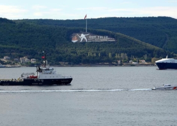 Rus askeri römorkörü Marmara Denizi'ne yol aldı