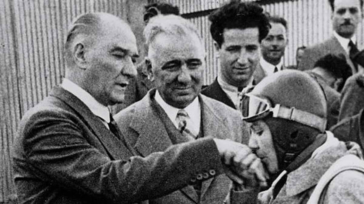 Cumhuriyet kadınları! Cumhuriyet öncesi Türk toplumunda kadınların konumu geleneksel sistem içinde konumlanmıştır. 