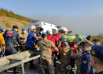 Samsun'da yolcu otobüsü uçuruma yuvarlandı: 2 ölü