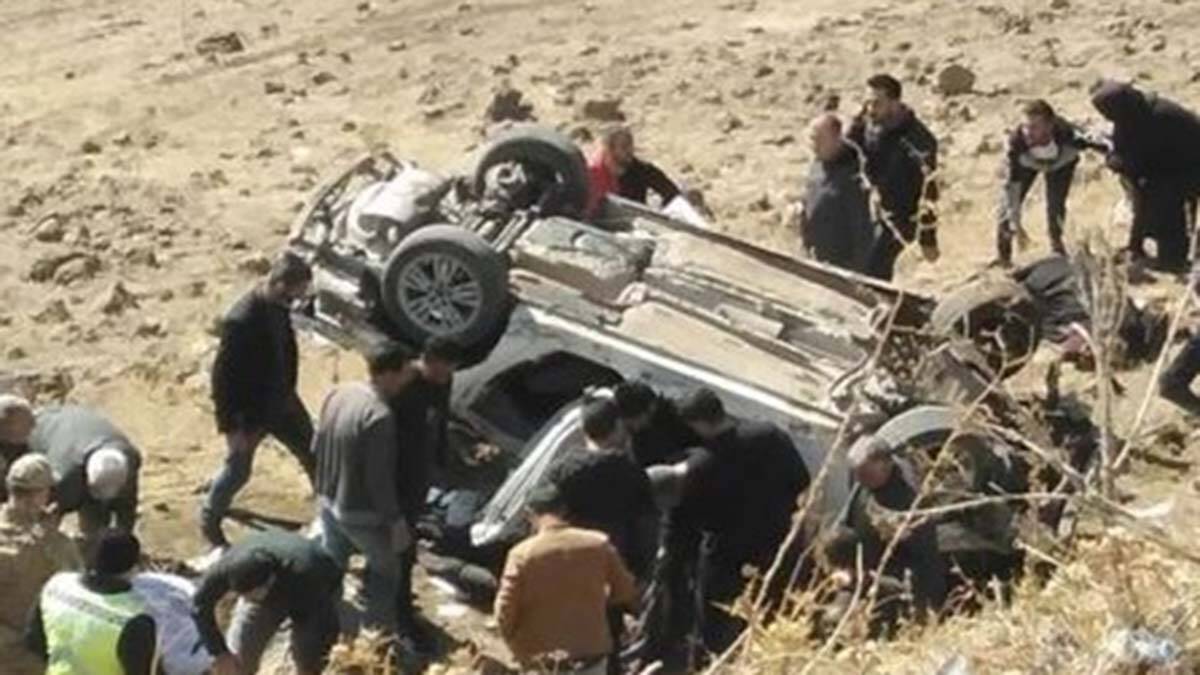 Şarampole devrilen otomobildeki 3 kişi öldü