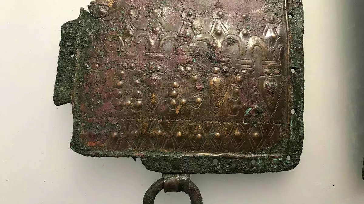Satalada urartu savascisinin bronz kemeri bulundu - kültür ve sanat - haberton