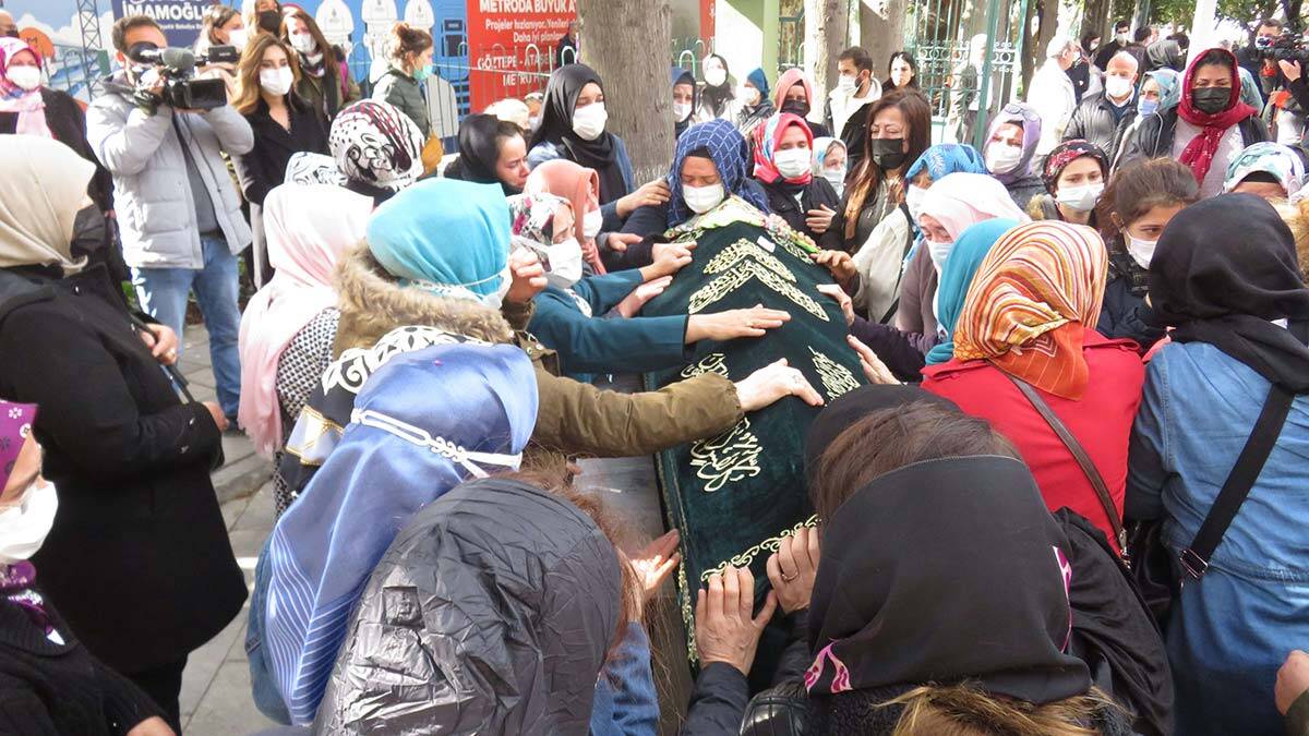 Scooter kazasında hayatını kaybeden kadın defnedildi