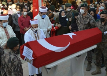 Şehit özel harekat polisi Elazığ'da toprağa verildi