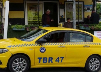 Sultangazi'de taksi durağı: Şikayet ediniz
