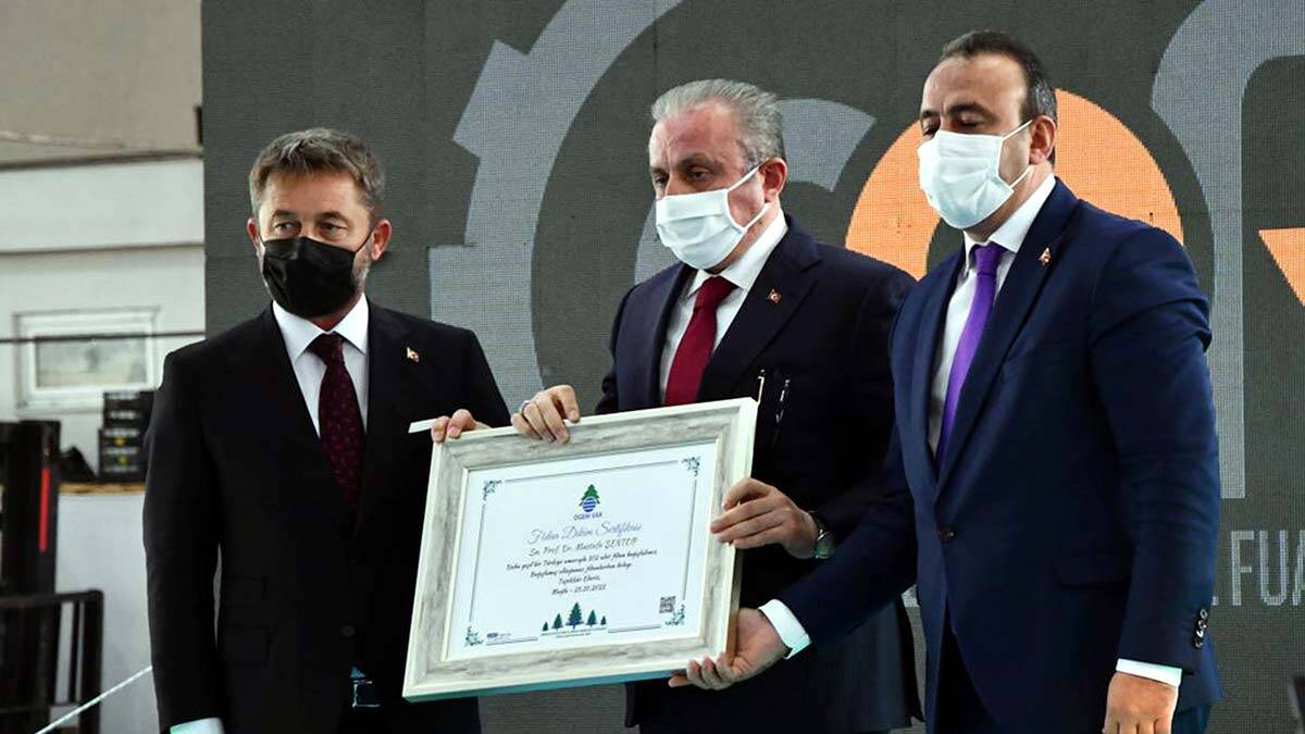 " Bu ülkeler arasında Avrupa İnsan Hakları Sözleşmesi'ne taraf olmayan Amerika, Kanada ve Yeni Zelanda gibi 3 ülkede var, bu çok enteresan "