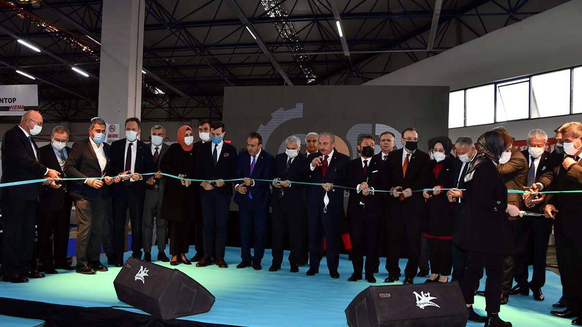 "Kıbrıs Barış Harekatı'ndan sonra Türkiye'ye açıktan ambargo uygulayan malum ülkeler, bu sefer örtülü ambargo ve para politikalarıyla Türkiye'ye hasmane bir tavır içine girdiler."