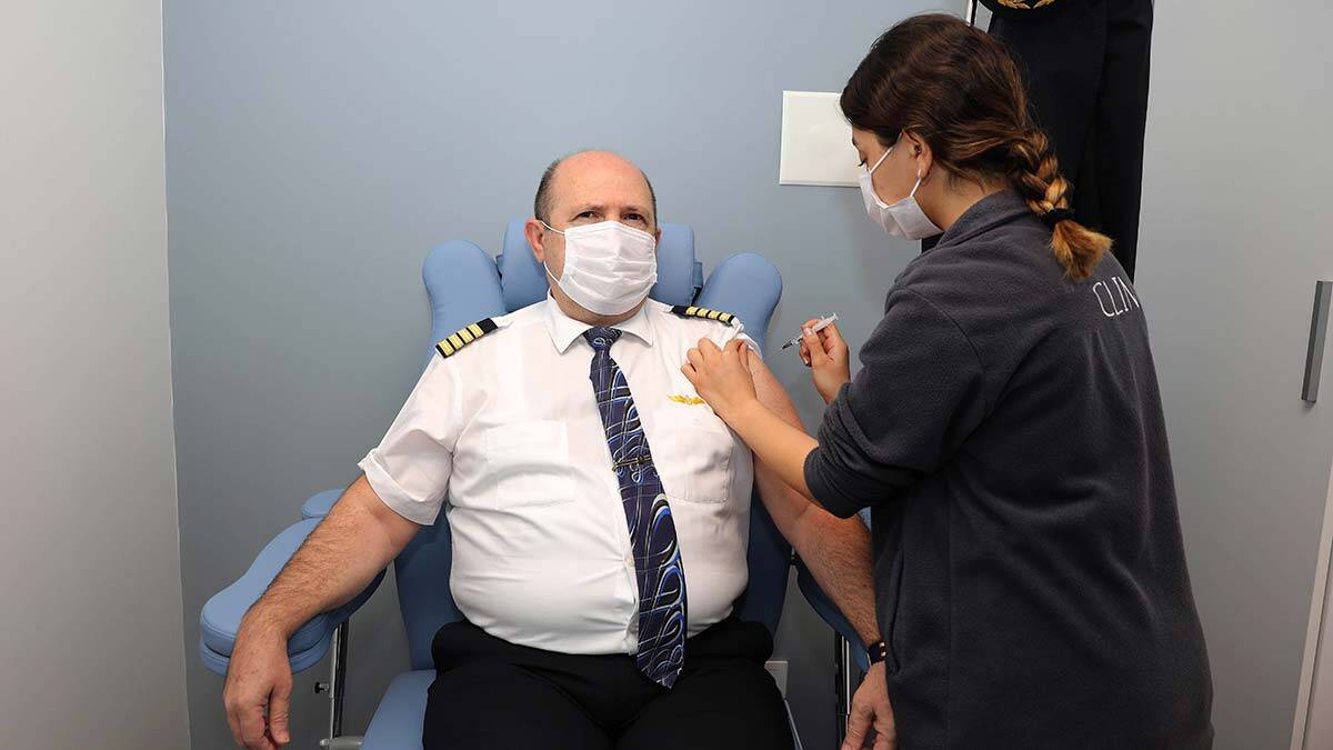 THY uçuşlarında aktif görevli olan 16 bin 522 kişilik ekibinin 4 bin 743’ü kokpit, 11 bin 779’u ise kabin görevlilerinden oluşuyor.