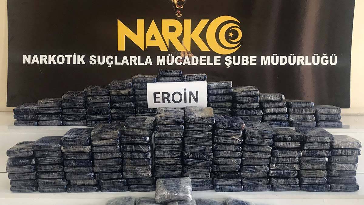 TIR'ın yakıt deposunda 87 kilo eroin ele geçirildi