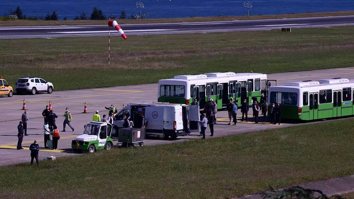 Trabzon havalimaninda yolcu ucagina bomba ihbari 3 - öne çıkan - haberton