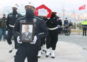 Trafik kazasında ölen polis memuru için tören