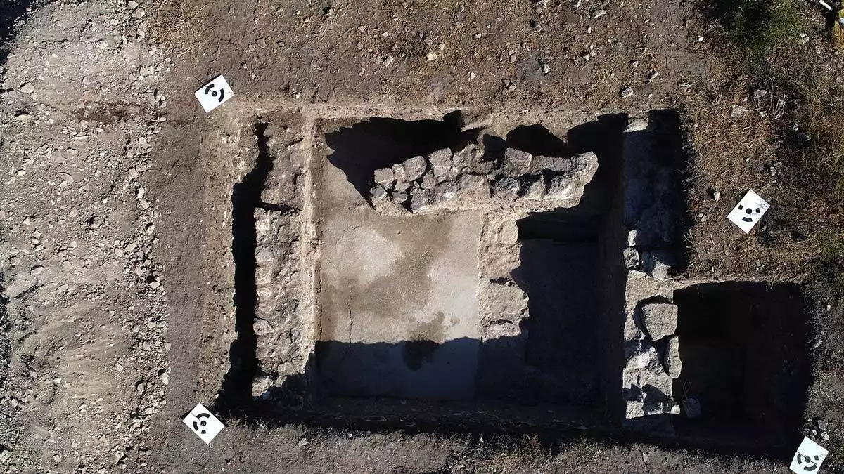 Troya ören yeri'nde 1500 yıllık mozaik bulundu