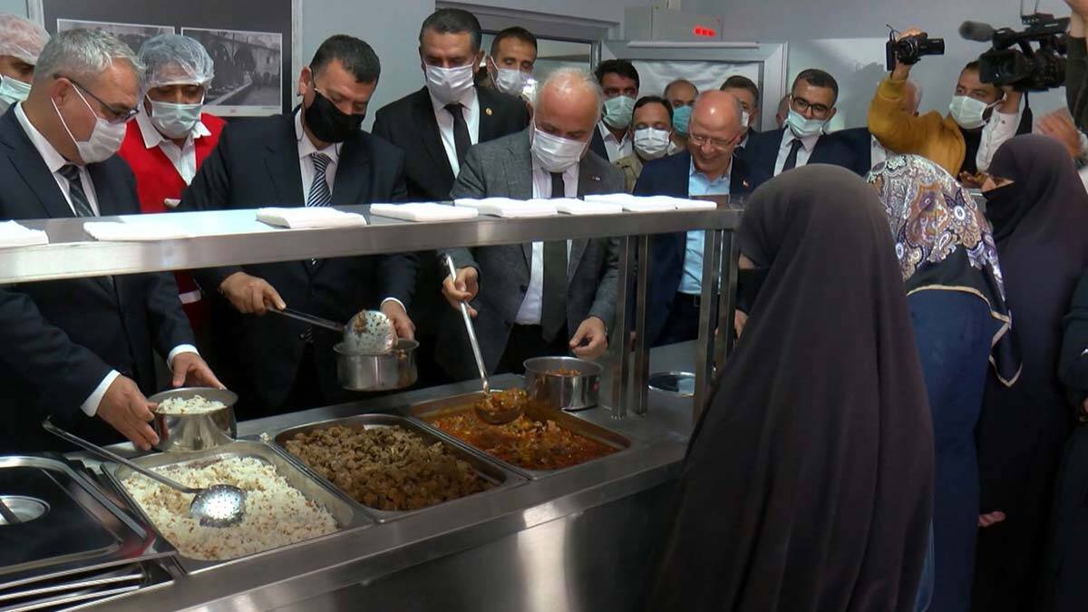 Türk Kızılay 29'uncu aşevini Muş’ta açtı