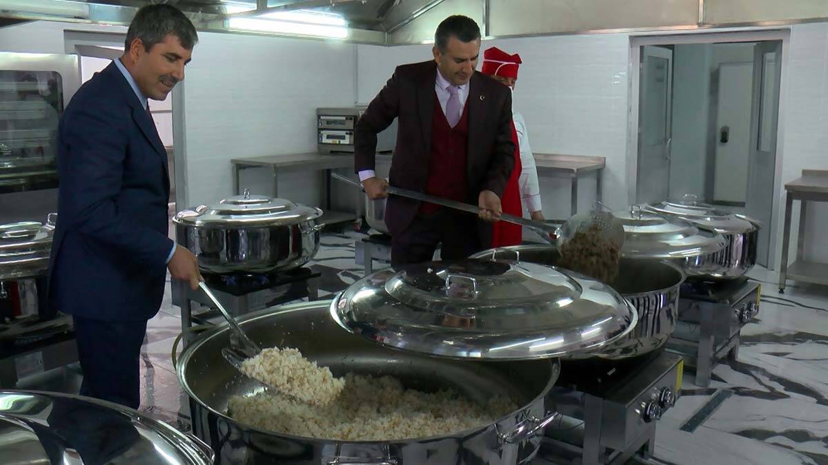 Türk Kızılay'dan Muş'a Gıyasettin Bingöl Aşevi