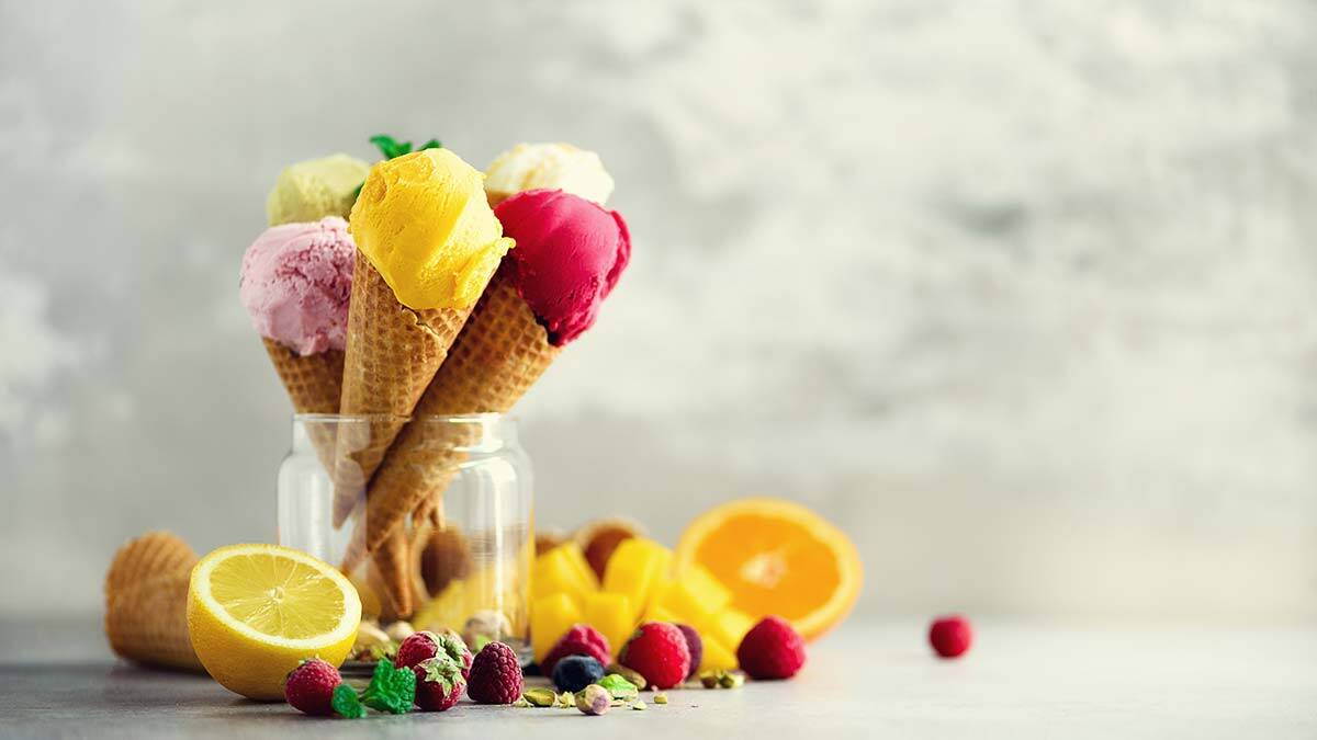 Türkiye'de insanlar dondurma tüketirken mutlu oluyor