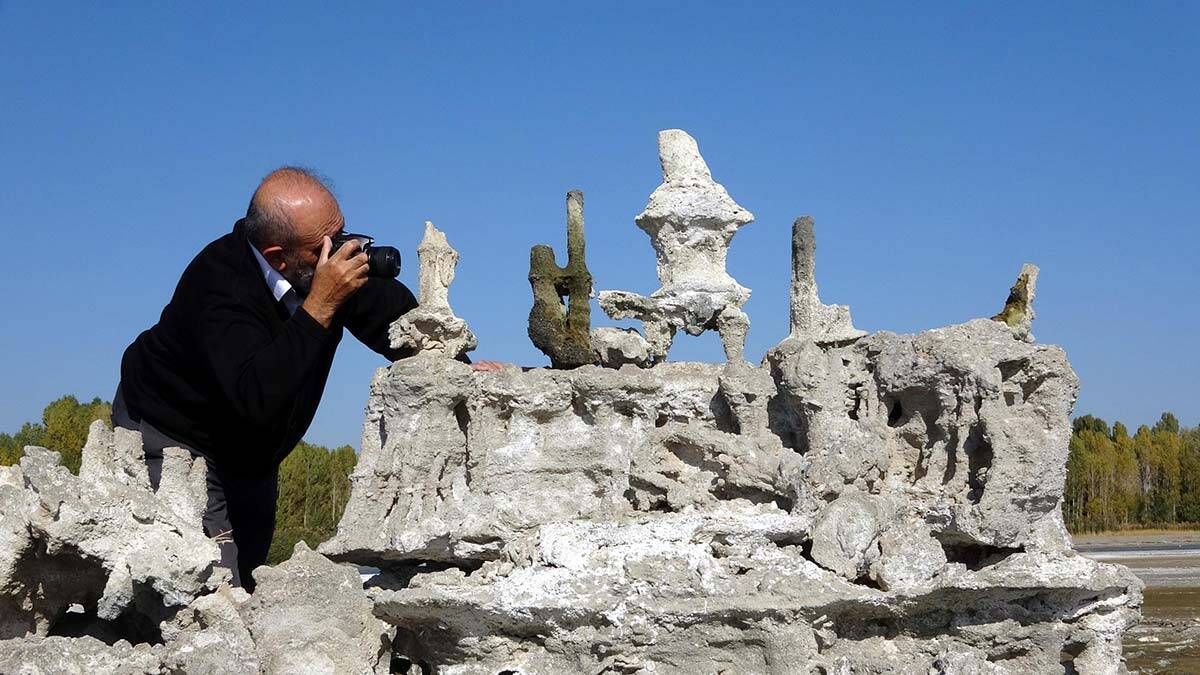 Van Gölü'nde mikrobiyalitler yok olmaya başladı