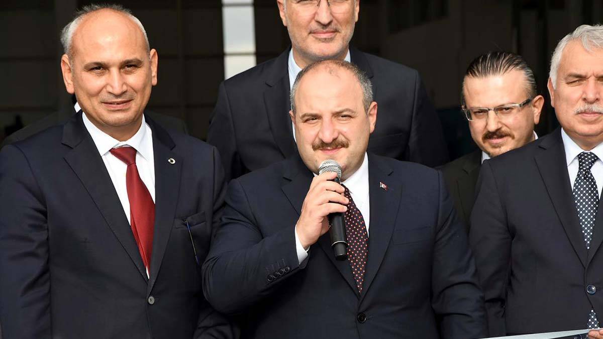 " Bu firmanın şehrimize, ülkemize, ekonomimize hayırlı olmasını diliyorum "